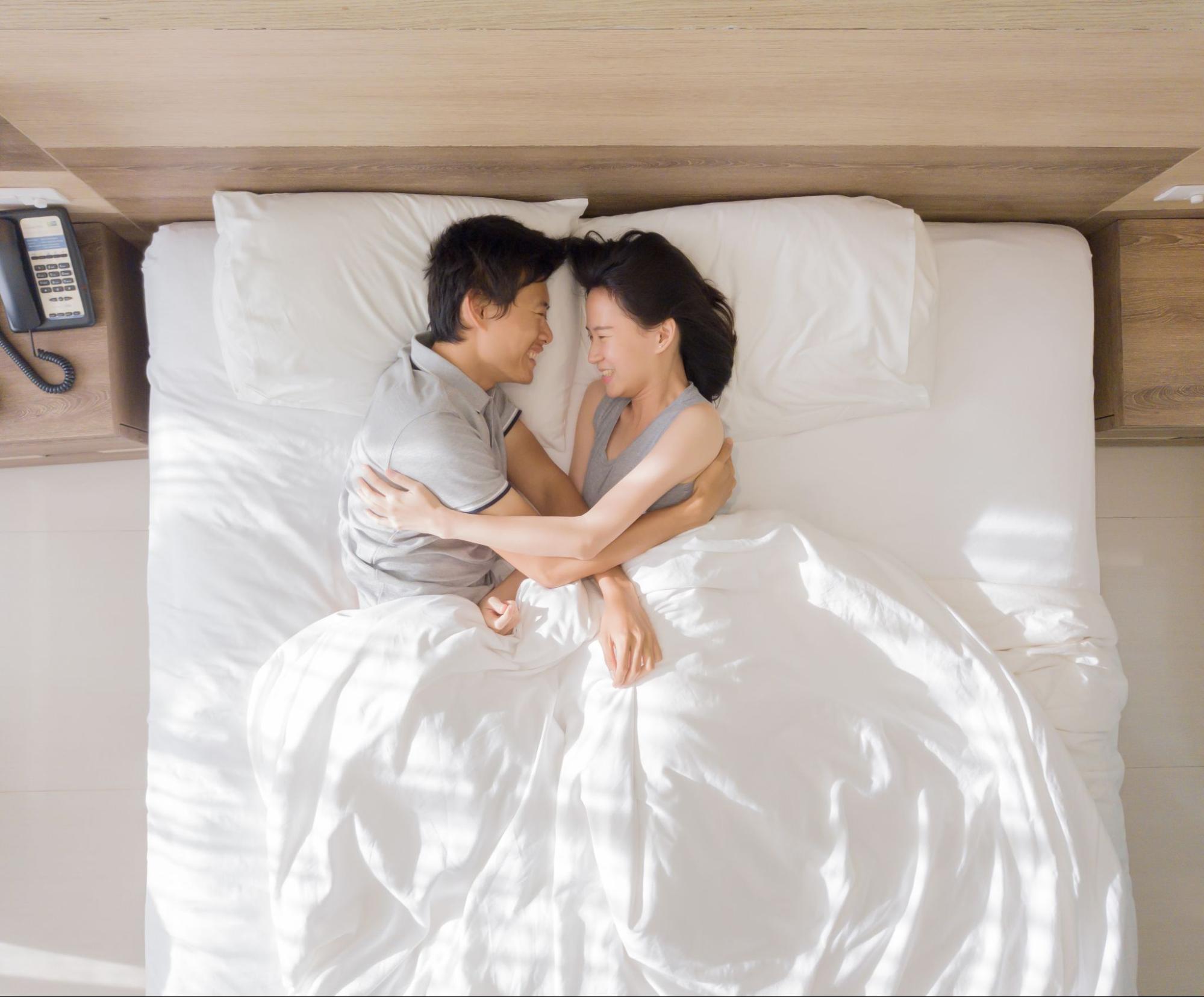 ตรวจโรคติดต่อทางเพศสัมพันธ์ (STD) คืออะไร ใครคือกลุ่มเสี่ยงและต้องตรวจอะไรบ้าง?